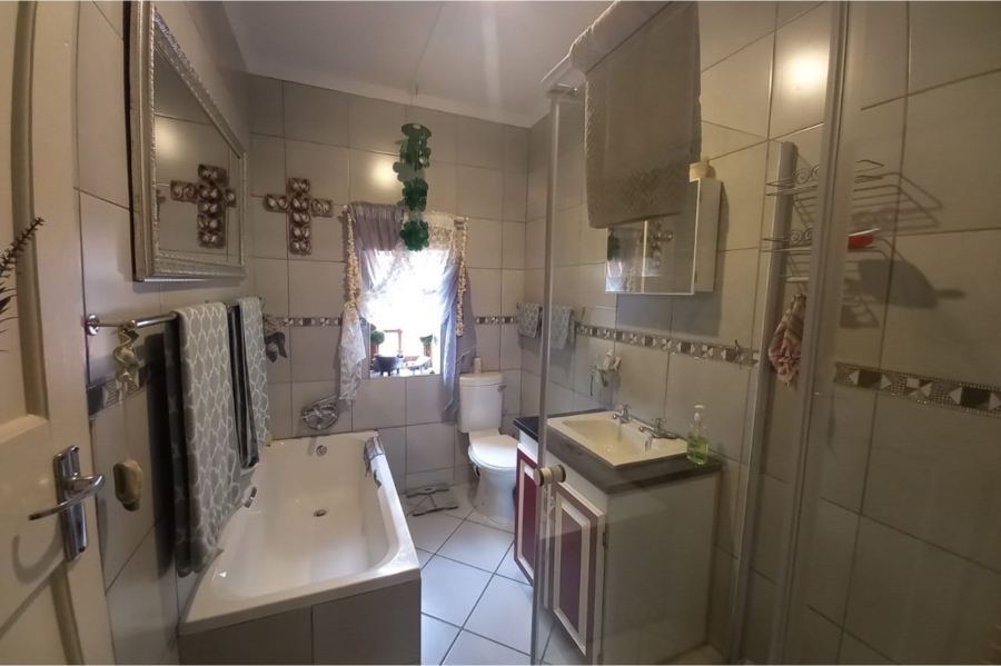 3 Bedroom Property for Sale in Albertinia Western Cape